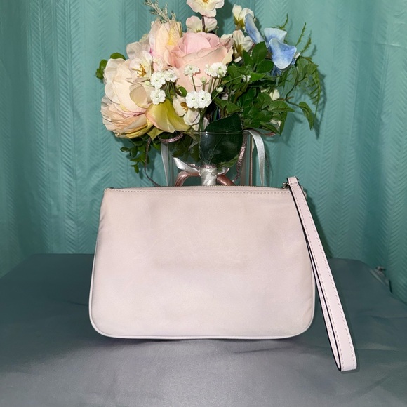 EUC - Kate Spade Chelsea Medium Wristlet - Picture 3 of 11